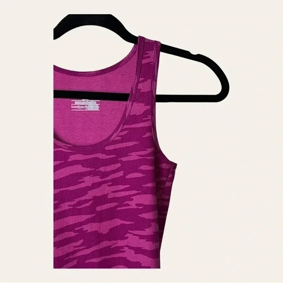 0027W. UNDER ARMOR TANK TOP PINK CAMO IN COLOR SIZE SMALL‎ - Picture 2 of 11